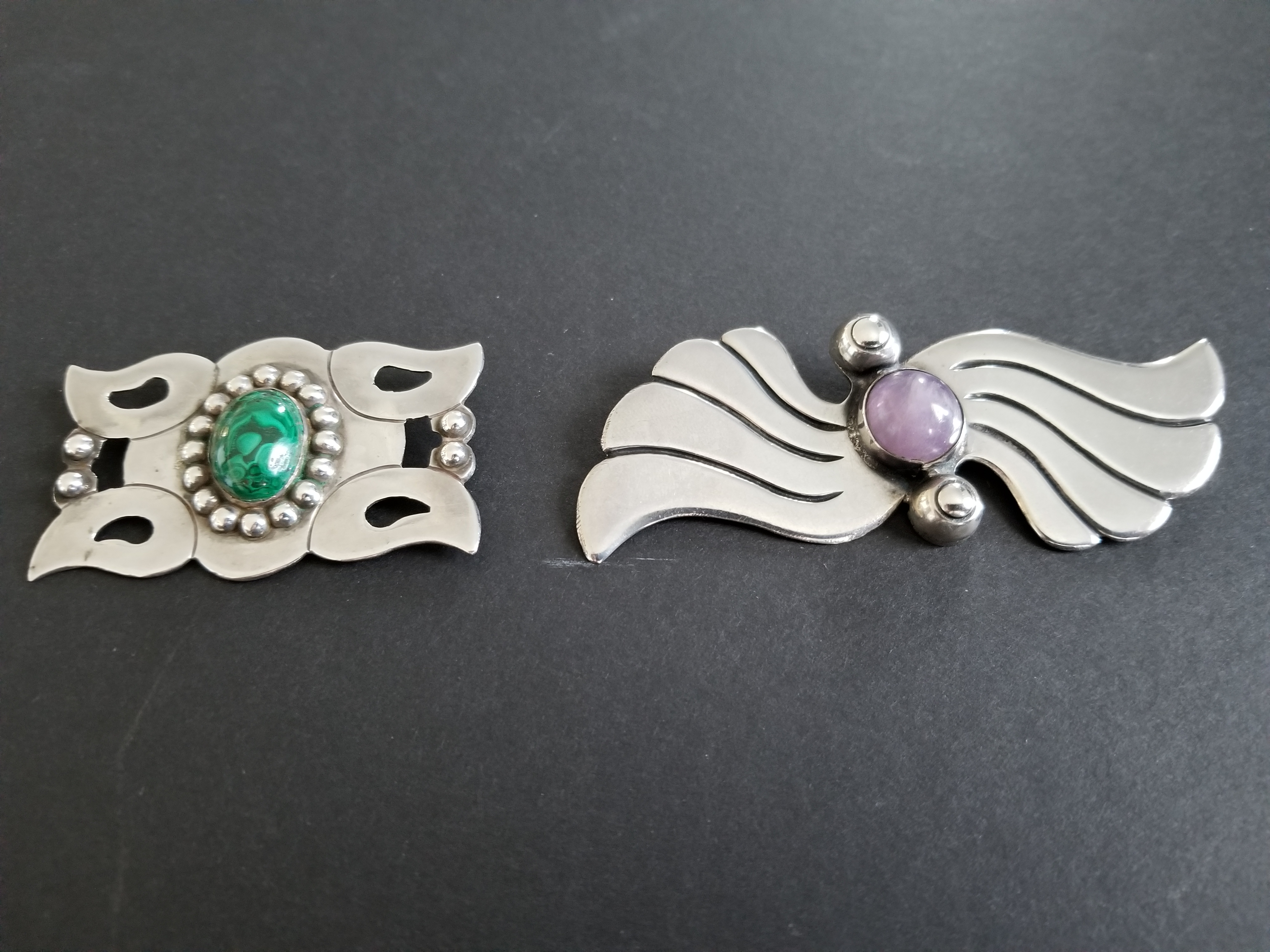 2 WING SHAPED 980 SILVER PINS WITH STONES