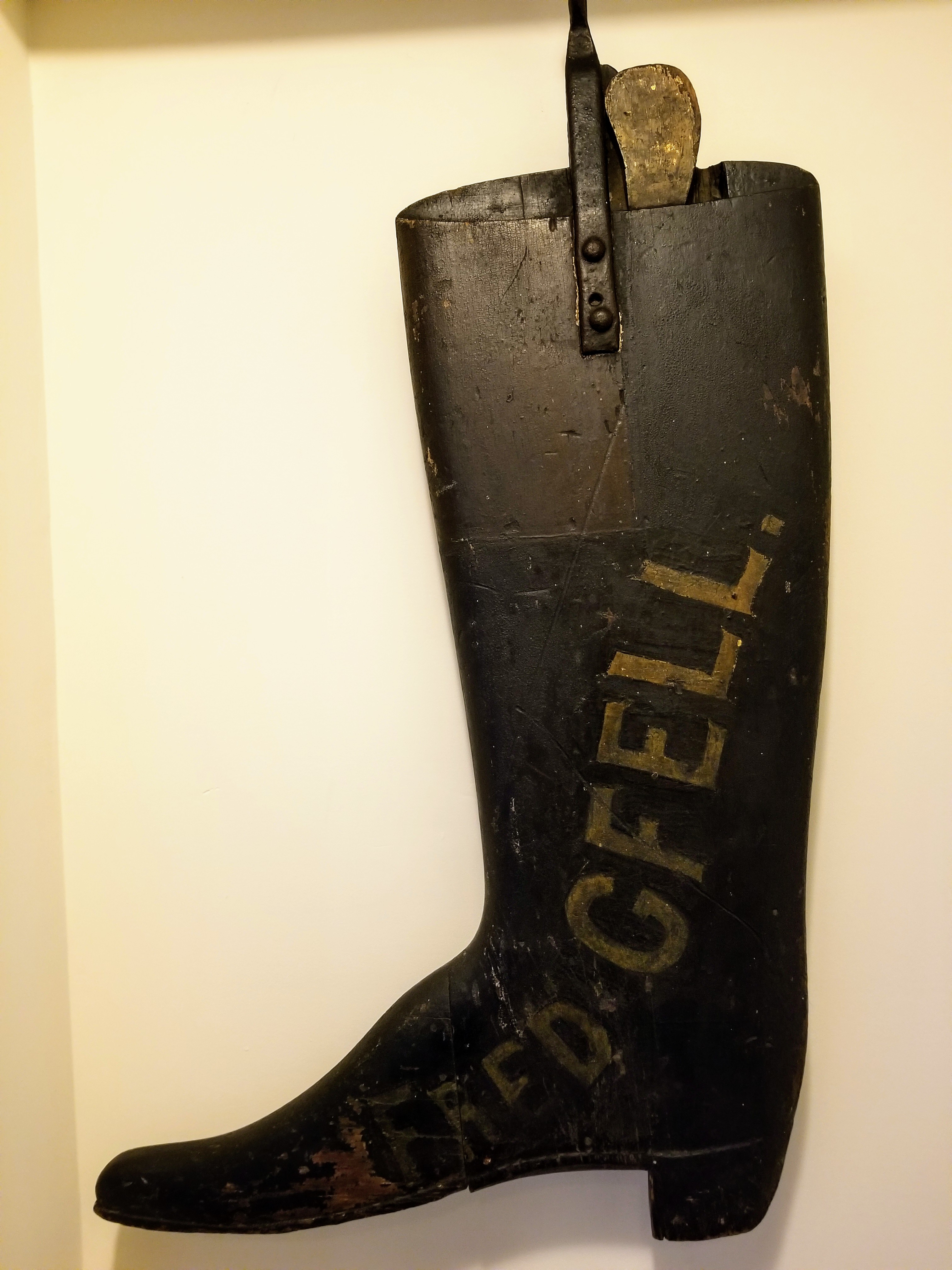 LARGE WHIMICAL BOOT IN PAINT