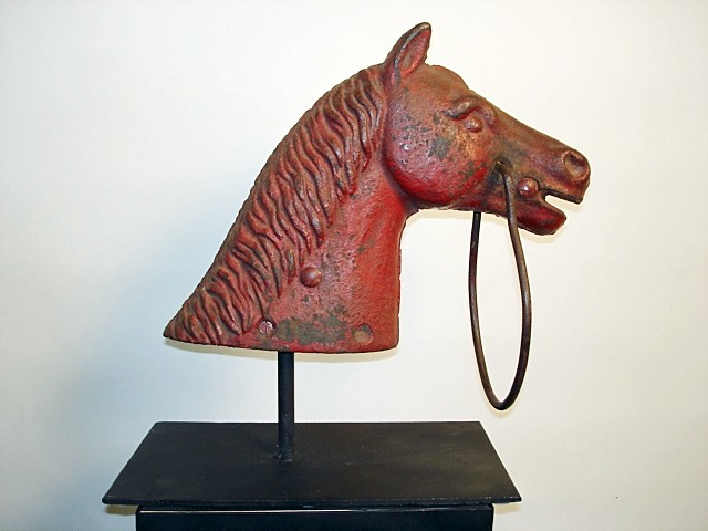 HORSE HEAD IN OLD RED PAINT