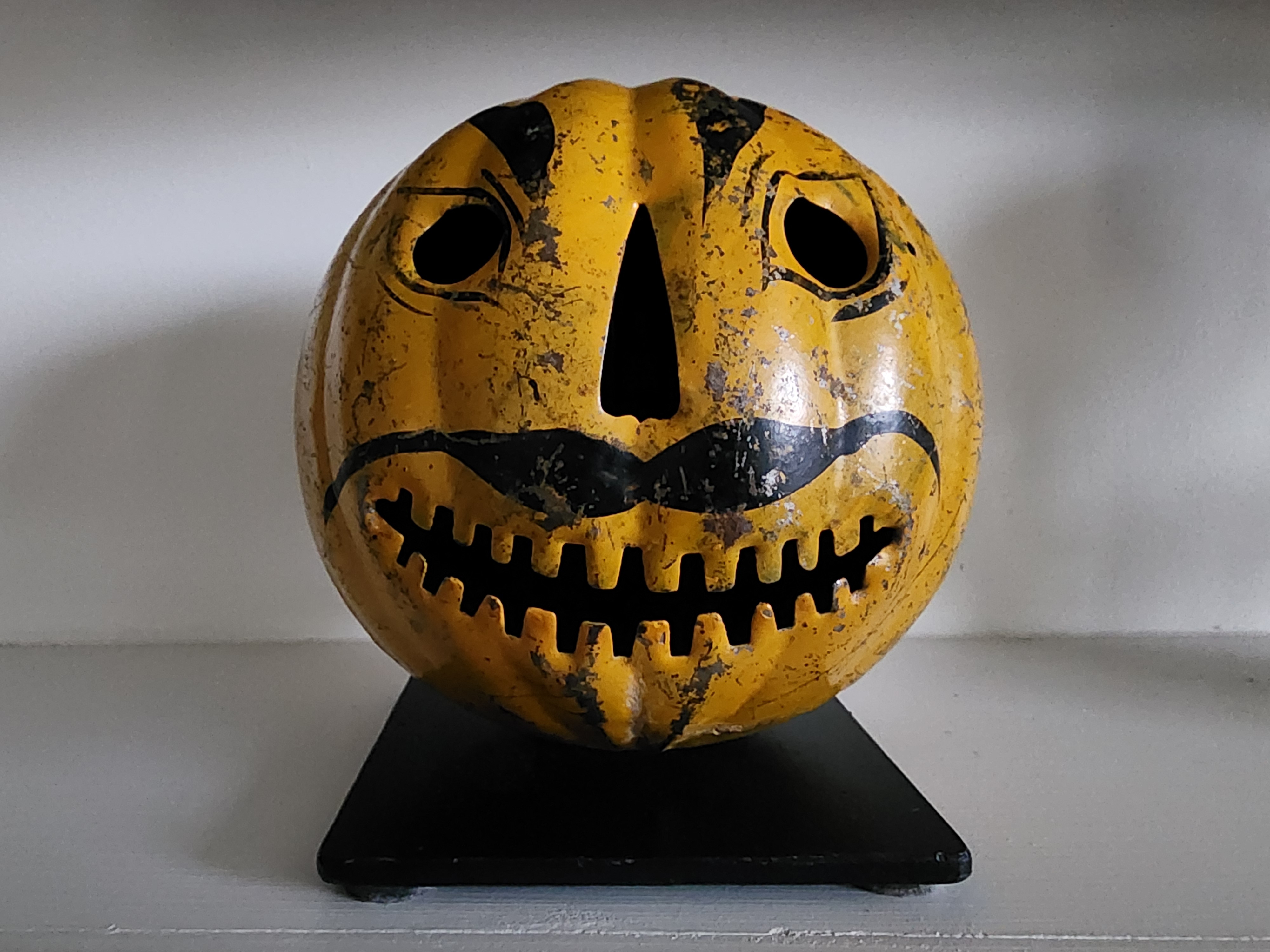 METAL HALLOWEEN PUMKIN HEAD LANTERN