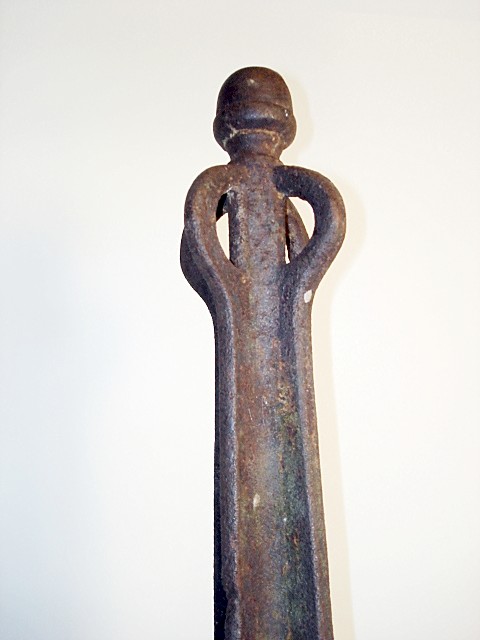 STYLIZED POST WITH ACORN FINIAL