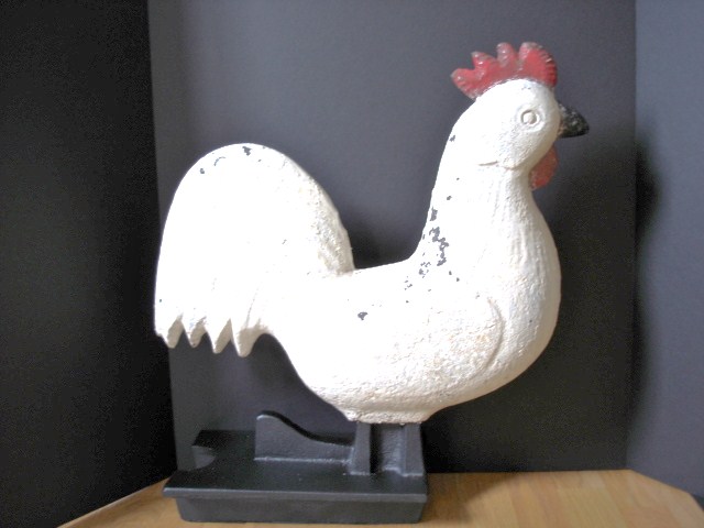 HEAVY MOGUL ROOSTER ON BASE